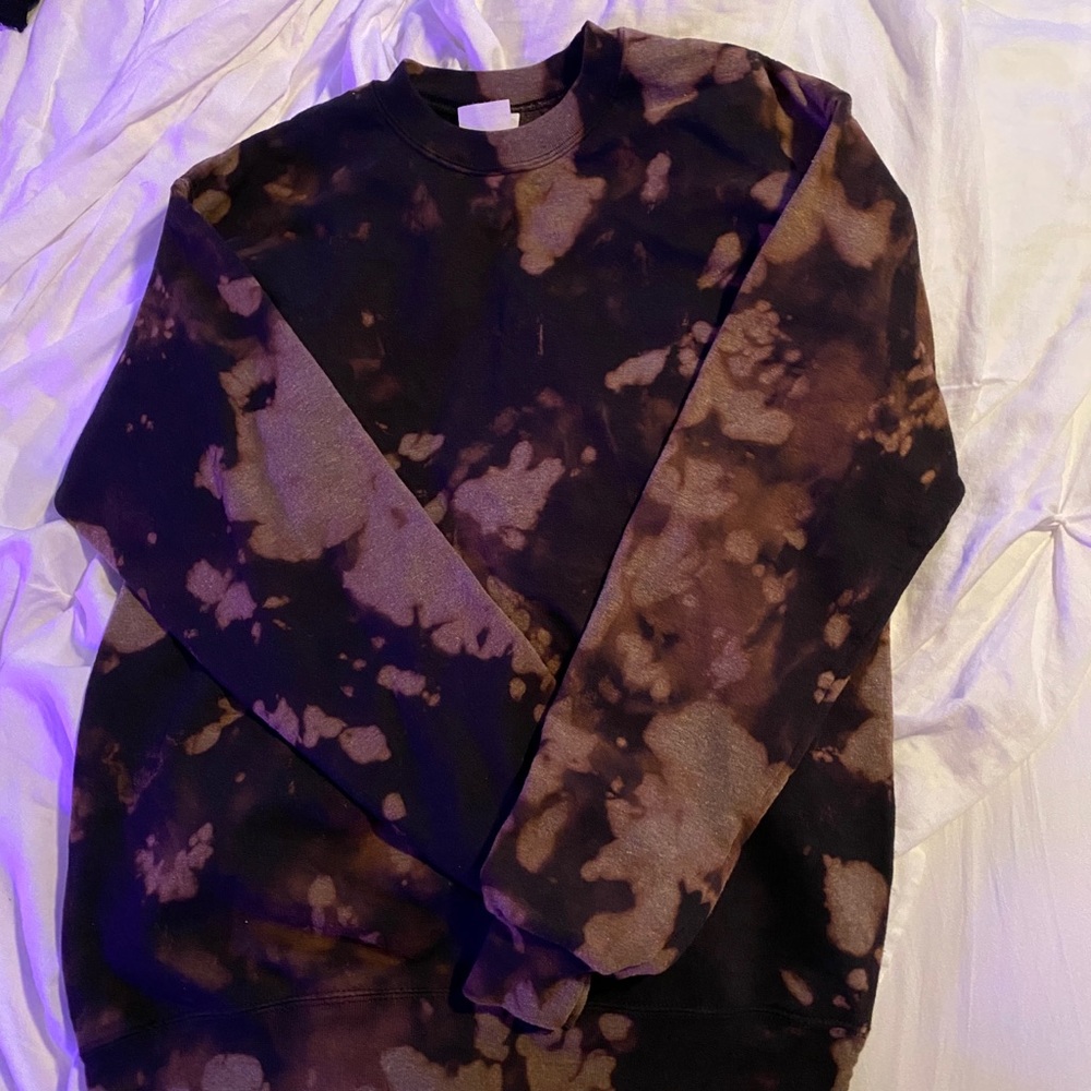 Bleach tie dyed crew neck